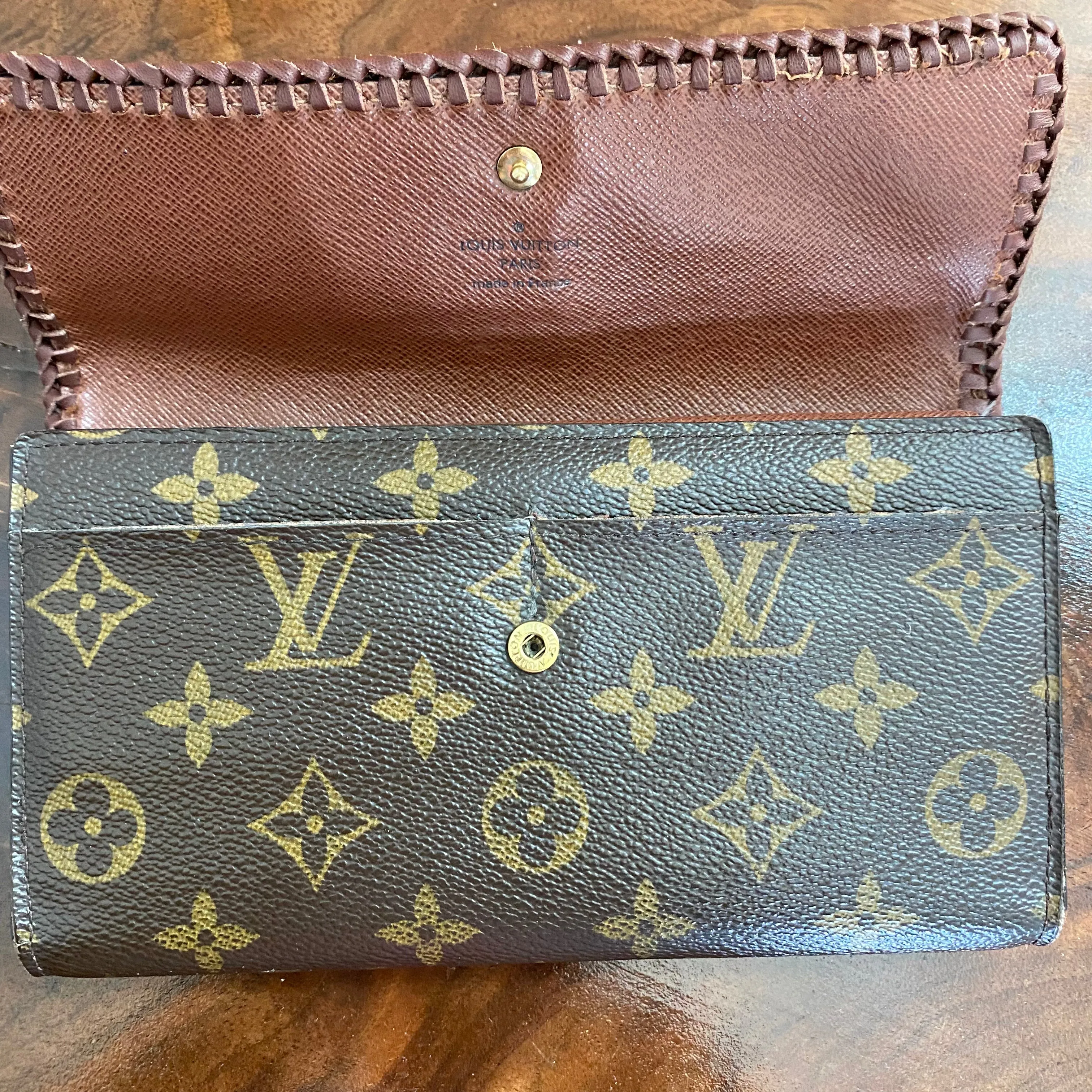 The Junco Wallet Wristlet - Vintage Monogram in Brown