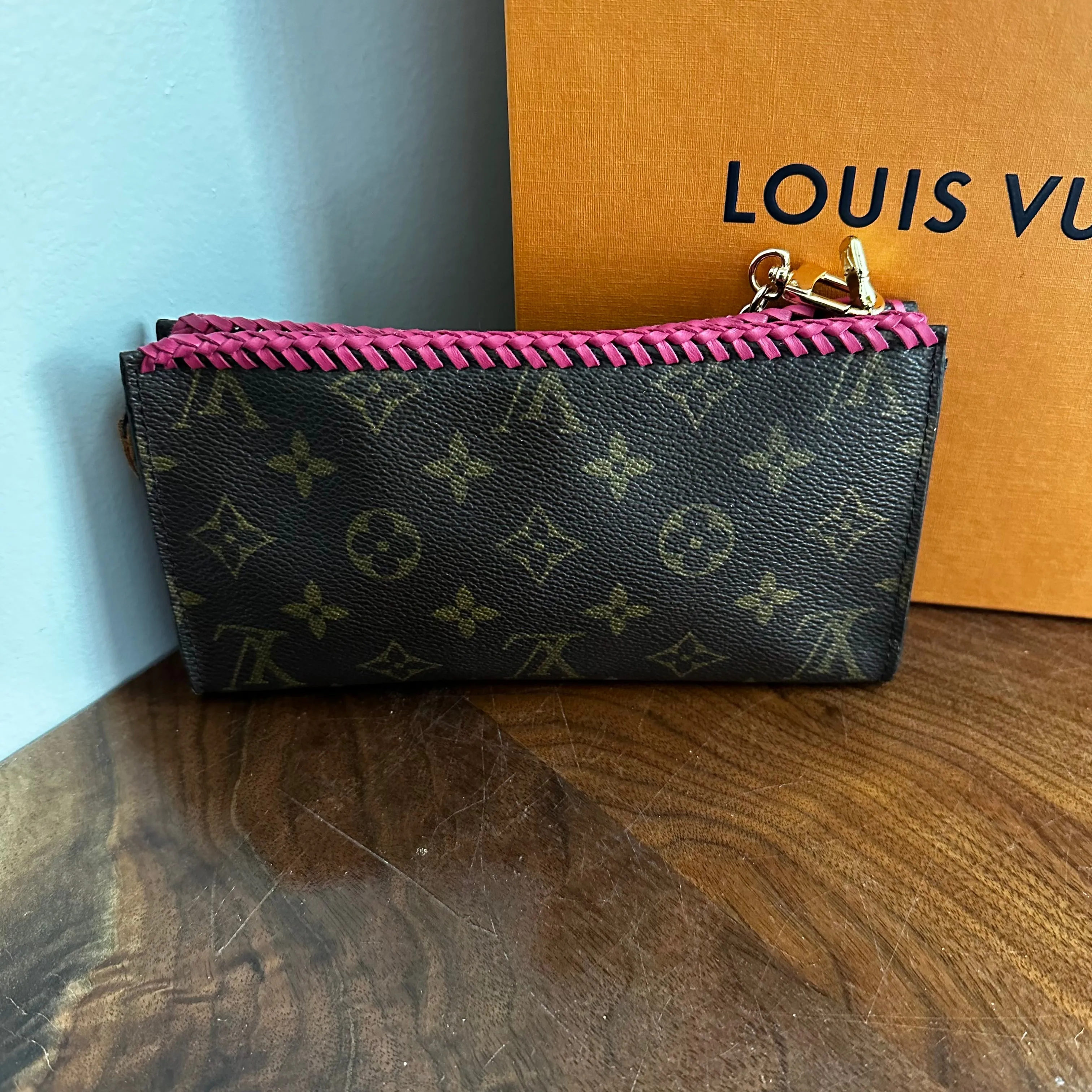 The Junco Wristlet - Vintage Monogram in Hot Pink