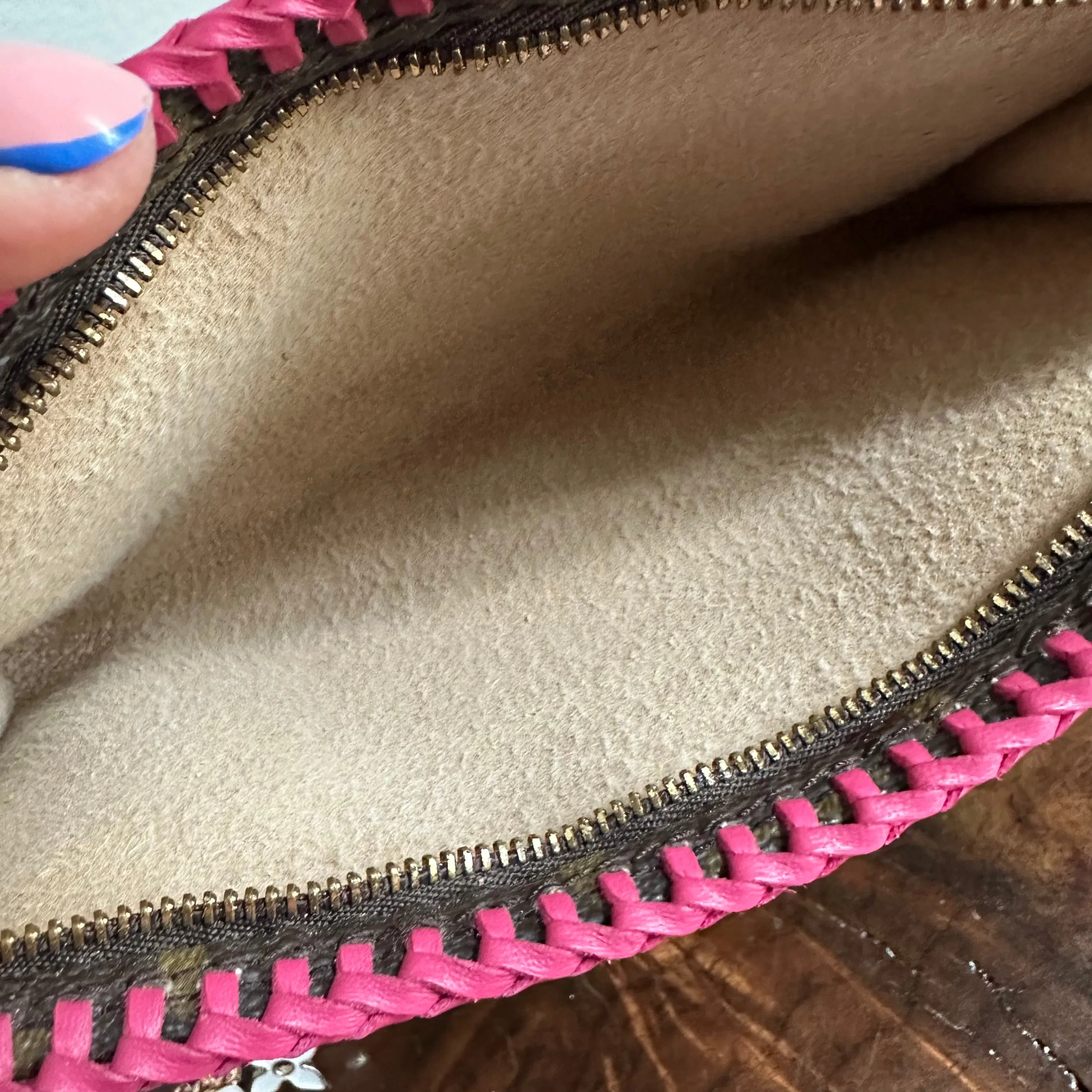 The Junco Wristlet - Vintage Monogram in Hot Pink